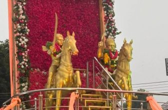 மதுரை தெப்பக்குளம் பகுதியில் இன்று மாமன்னர்கள் மருதிருவர் குருபூஜை  விழாவில் திம…